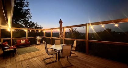 ¡NUEVO LISTADO! Hermosa cabaña privada en 5 acres ... Minutos a Branson Landing