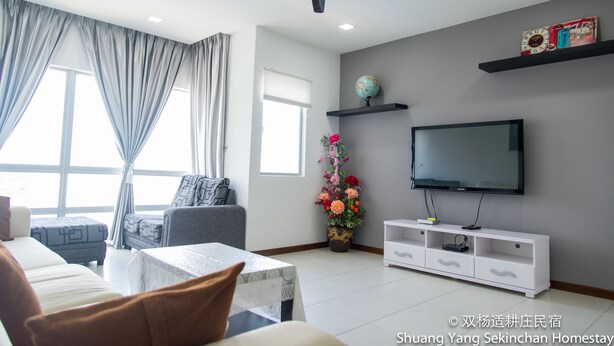 Apartment, 3 Bedrooms | Living area