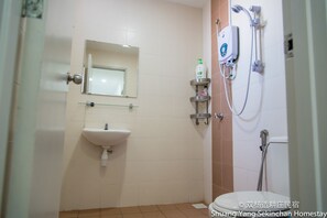 อพาร์ทเมนท์, 3 ห้องนอน | ห้องน้ำ | ฝักบัว, ของใช้ในห้องน้ำฟรี, ไดร์เป่าผม