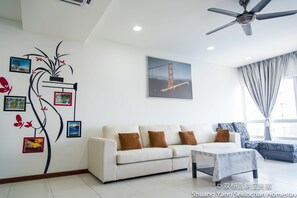 Apartment, 3 Bedrooms | Living area