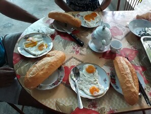 Daily self-serve breakfast for a fee - Nam My Van Homestay (Thai Nguyen)