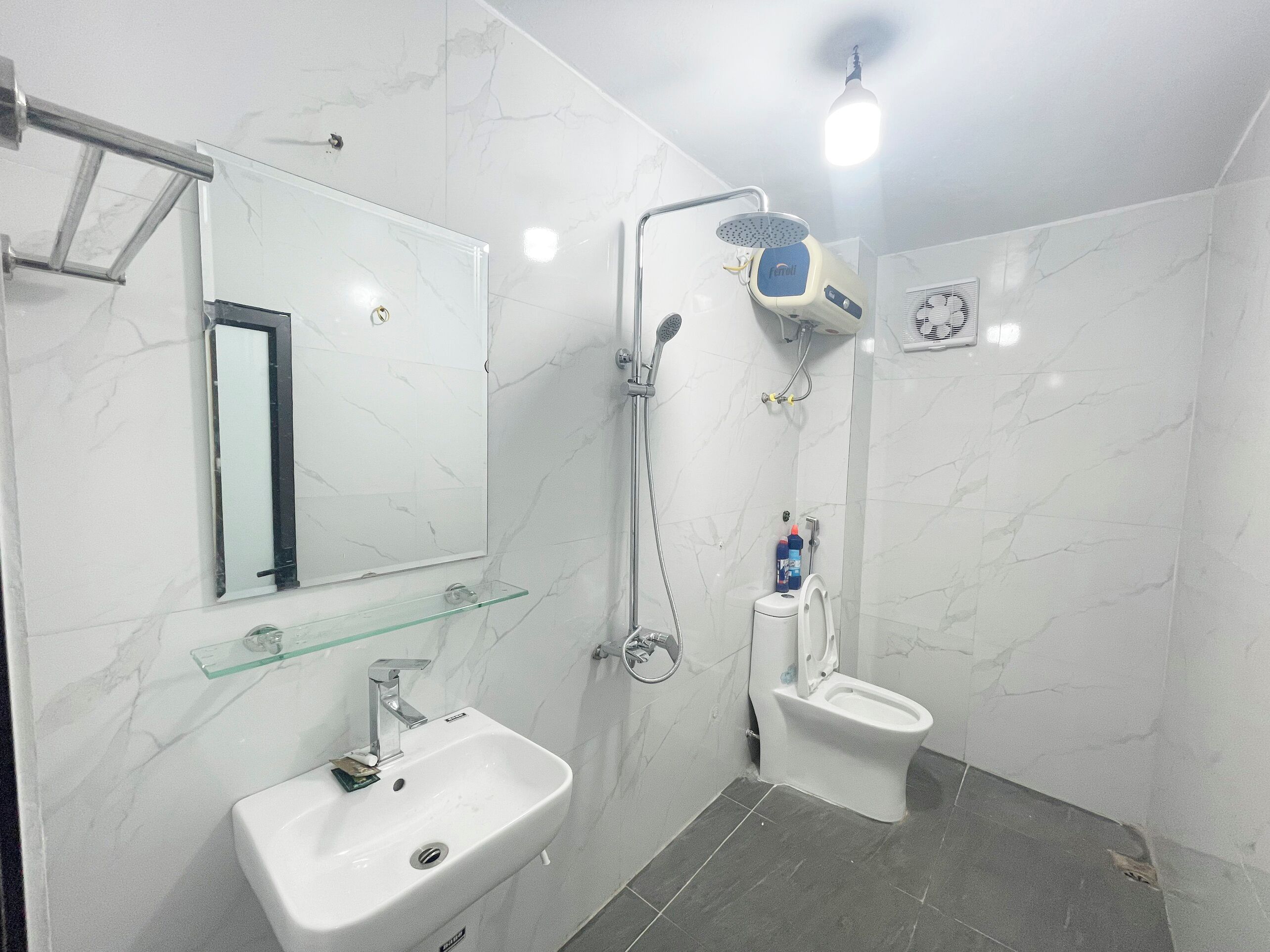 Studio có thiết kế đặc sắc | Bộ đồ giường cao cấp, minibar, trang trí khác biệt, bàn 