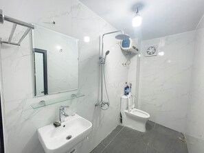 Estúdio design | Roupas de cama premium, frigobar, individualmente decorados
