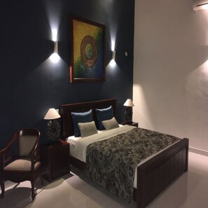 Superior Double Room | Desk, iron/ironing board, free WiFi