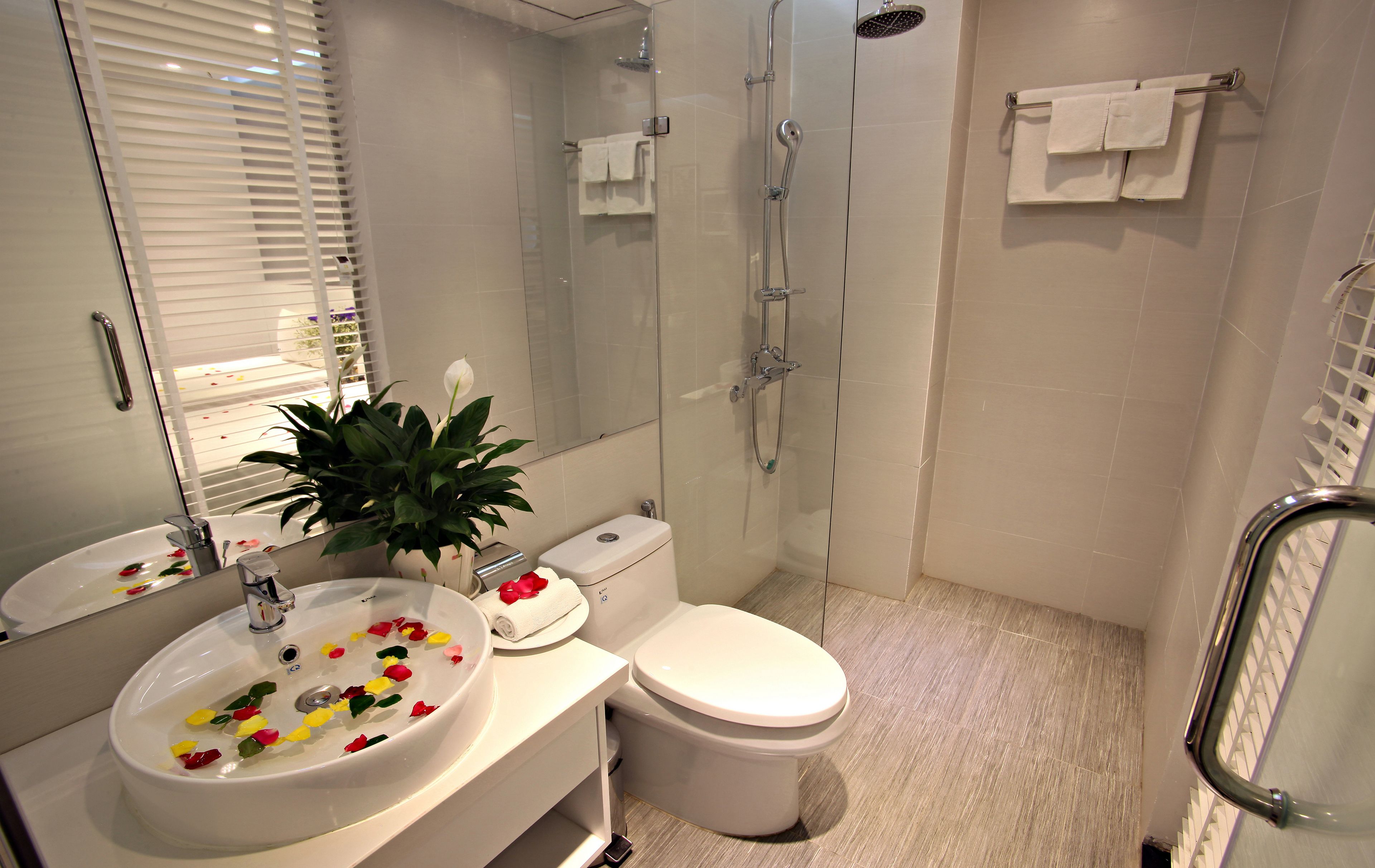 superior double room | premium bedding, minibar, in-room safe, desk