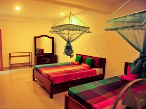 Family Room (Jungle View) | Premium bedding, desk, free WiFi, bed sheets - Resort Beam (Kandy)