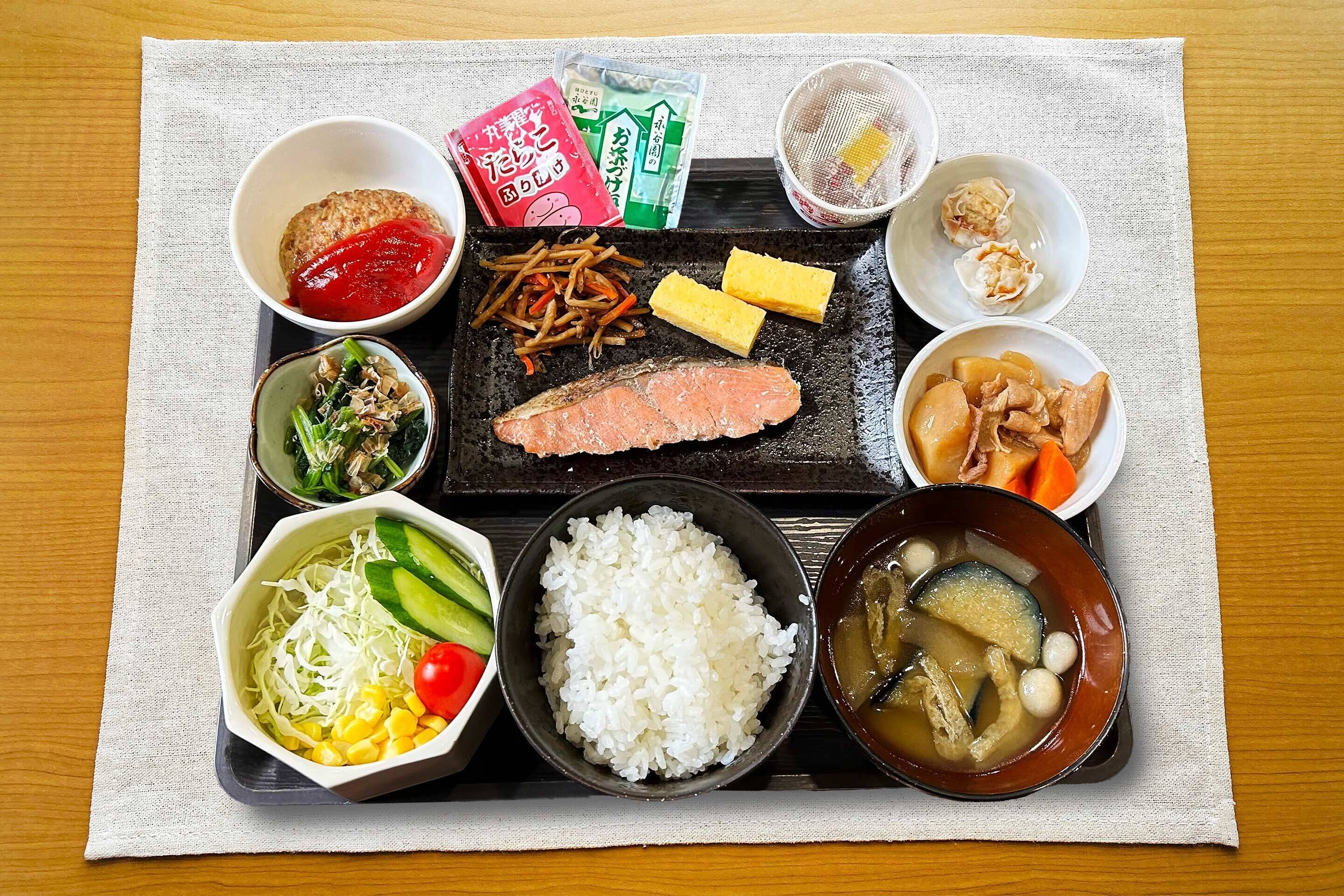 Desayuno japonés (JPY 700 por persona) 