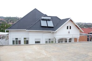 Front of property - Mama Rwanda Youth Hostel (Kigali)