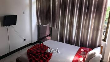 Chambre Double, vue montagne | Literie de qualité supérieure, bureau, Wi-Fi gratuit