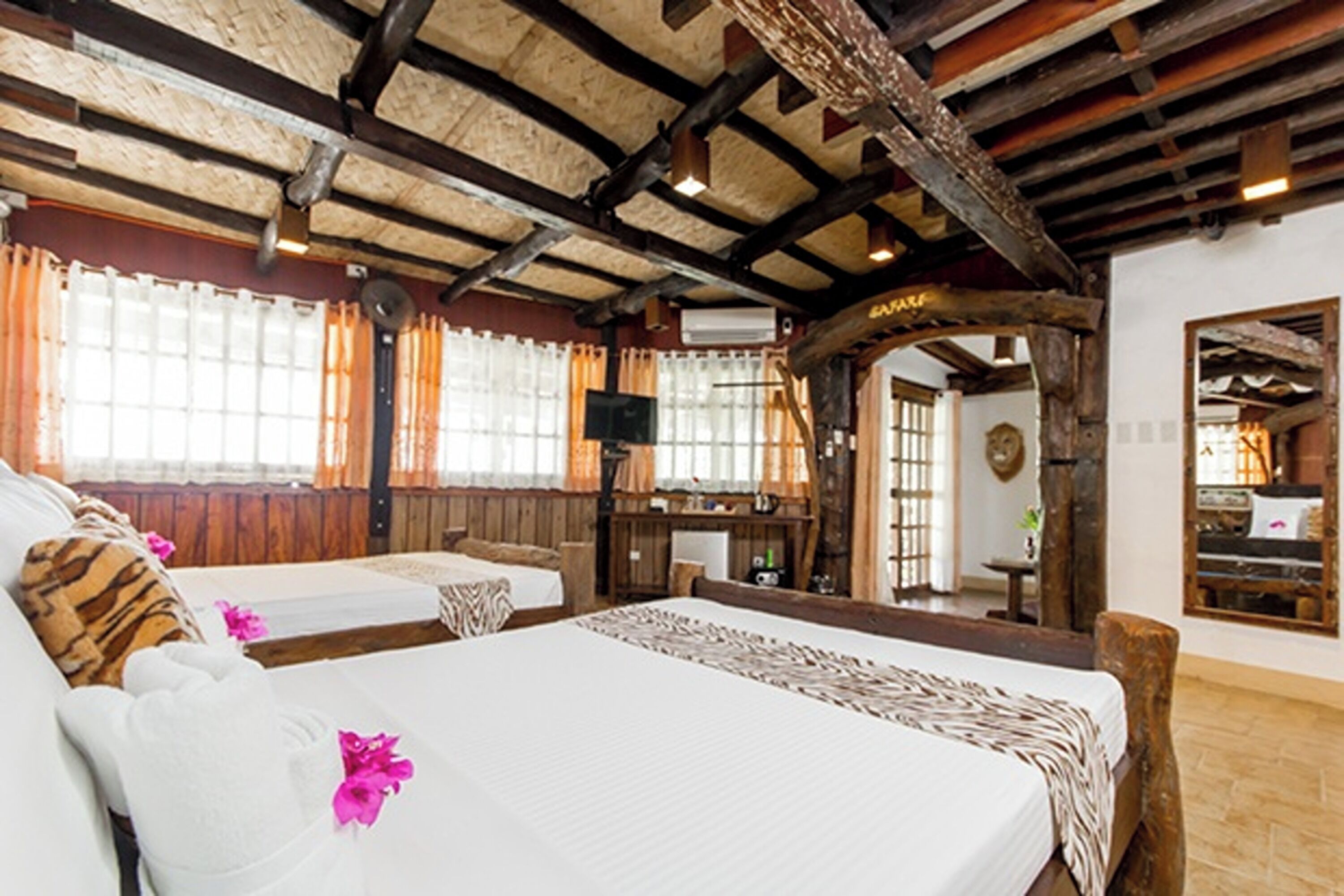 Premium bedding, in-room safe, desk, soundproofing