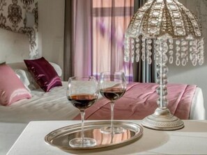 Superior Double Room | Premium bedding, minibar, in-room safe, desk - Rome Visits (Rome)