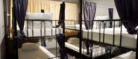 12-Bed Mixed Dormitory Room  | Gratis wi-fi