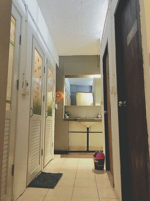 12-Bed Mixed Dormitory Room