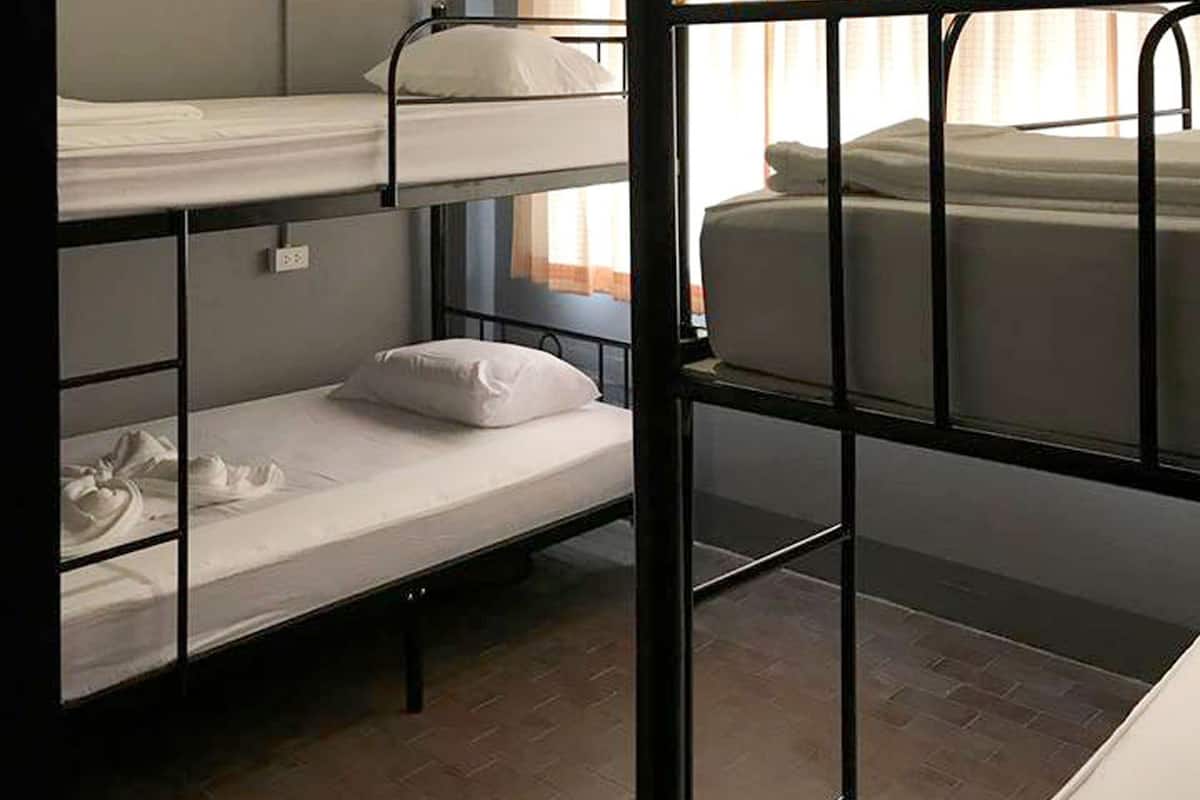 4-Bed Mixed Dormitory Room | Free WiFi