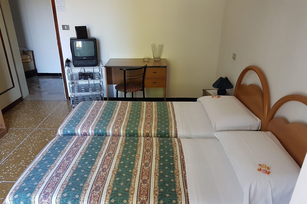 Egyptian cotton sheets, premium bedding, down comforters, desk
