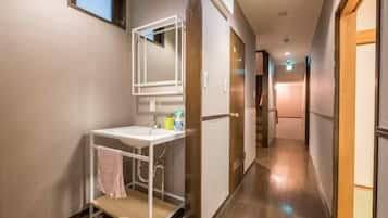 1 bedroom, free minibar, individually decorated, individually furnished