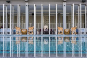 Outdoor pool - Navela Hotel & Banquet (Ratchaburi)