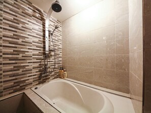Superior Room | Deep soaking bathtub - Fox avenue Hotel (Incheon)