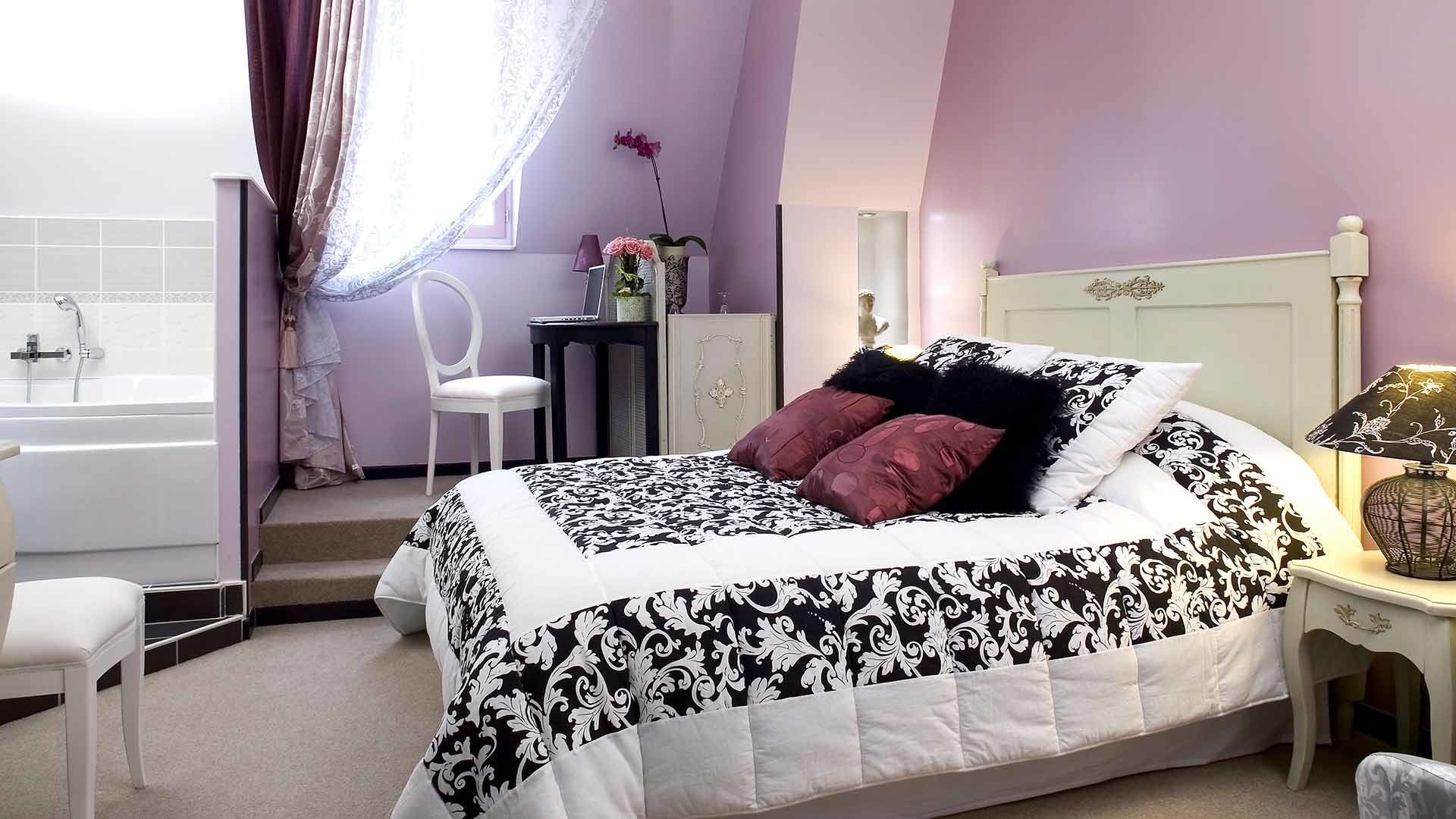 comfort double room (baroque) | egyptian cotton sheets, premium bedding, select comfort beds, desk