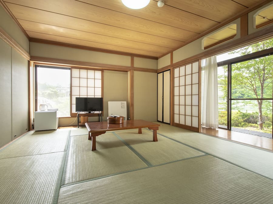 Comfort Room, Non Smoking | In-room safe, blackout drapes, free WiFi, bed sheets