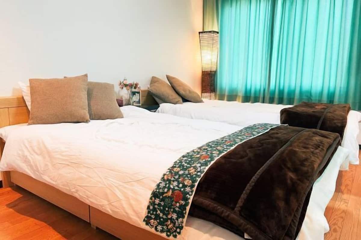 In-room safe, blackout drapes, free WiFi, bed sheets