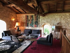 Premium bedding, pillowtop beds, individually decorated - Chateau de La Vieille Chapelle (Lugon-et-l'ile-du-Carney)