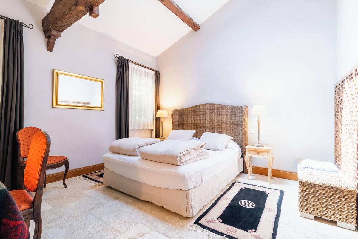 Deluxe Double Room, Accessible, Ensuite (GB) | Premium bedding, pillow-top beds, laptop workspace, blackout curtains