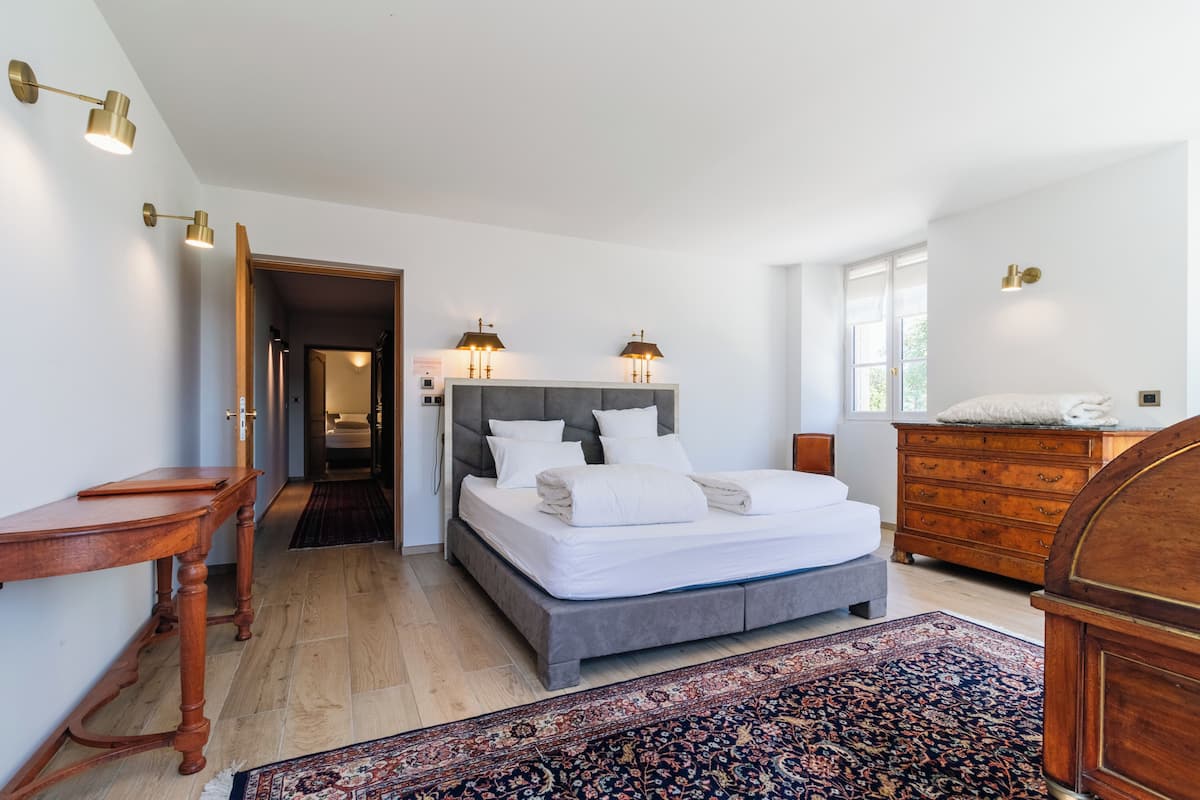 Luxury Room, Ensuite, River View (C'est Bon le Vin) | Premium bedding, pillow-top beds, laptop workspace, blackout curtains