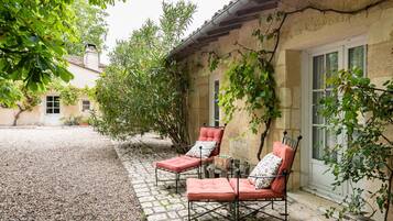 Standard Double Room, Ensuite, River View (MB) | Terrace/patio