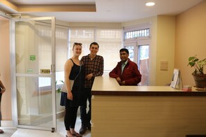 Reception - Kathmandu Peace Guest House (Kathmandu)