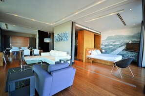 Apartment, 2 Bedrooms | 1 bedroom, in-room safe, desk, iron/ironing board - Cape Quarter Living (Cape Town)