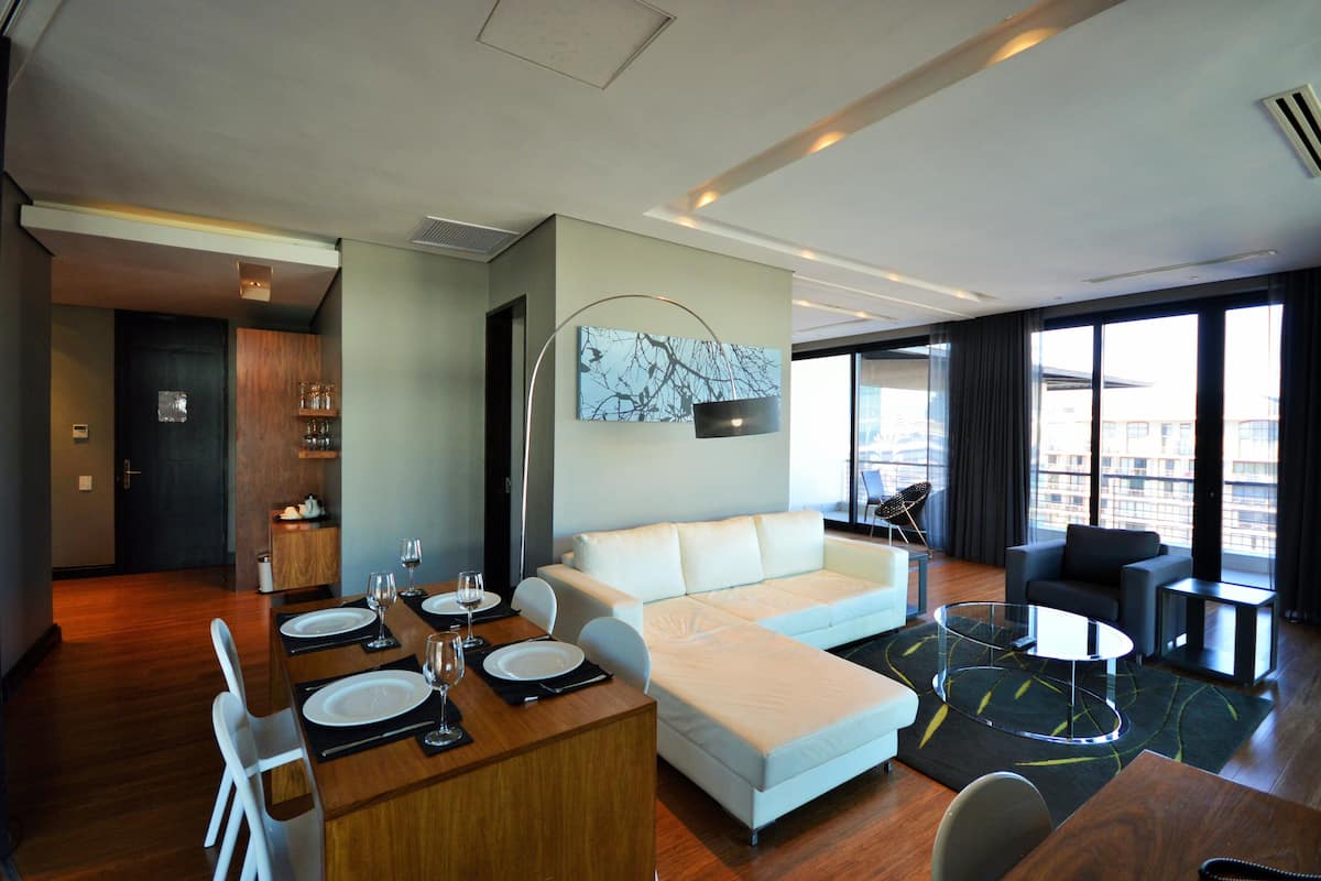 Apartment, 2 Bedrooms | Living room