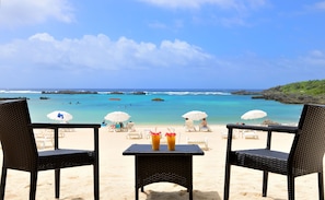 Beach nearby, white sand - Hot Cross Point SANTA MONICA (Miyakojima)