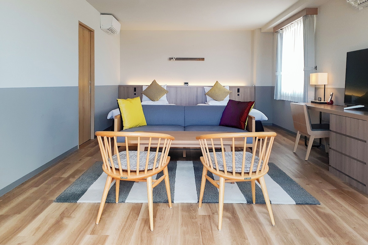 Quadruple Room, Balcony, Ocean View | In-room safe, desk, blackout drapes, WiFi (free)
