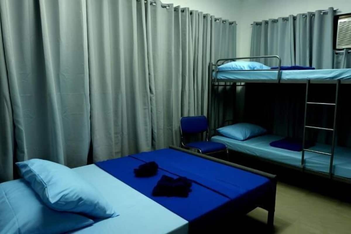 1 bedroom, desk, free WiFi, bed sheets