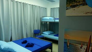 1 bedroom, desk, free WiFi, bed sheets