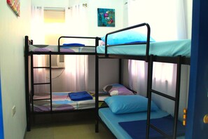 Quarto duplo | 1 quarto, escrivaninha, Wi-Fi de cortesia, roupa de cama
