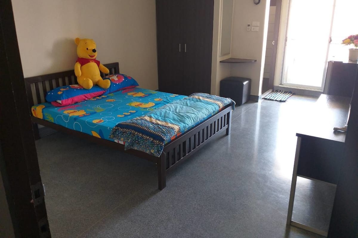 Standard Room | Desk, blackout curtains, free WiFi