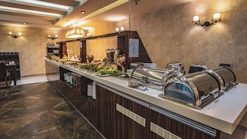 Free daily buffet breakfast