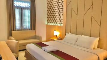 Minibar, desk, free WiFi, bed sheets