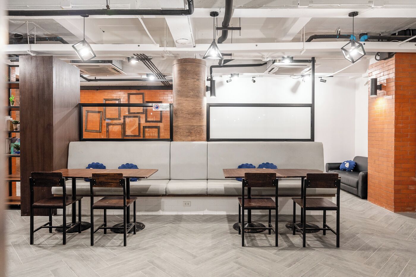 breakfast, lunch, dinner served; local and international cuisine