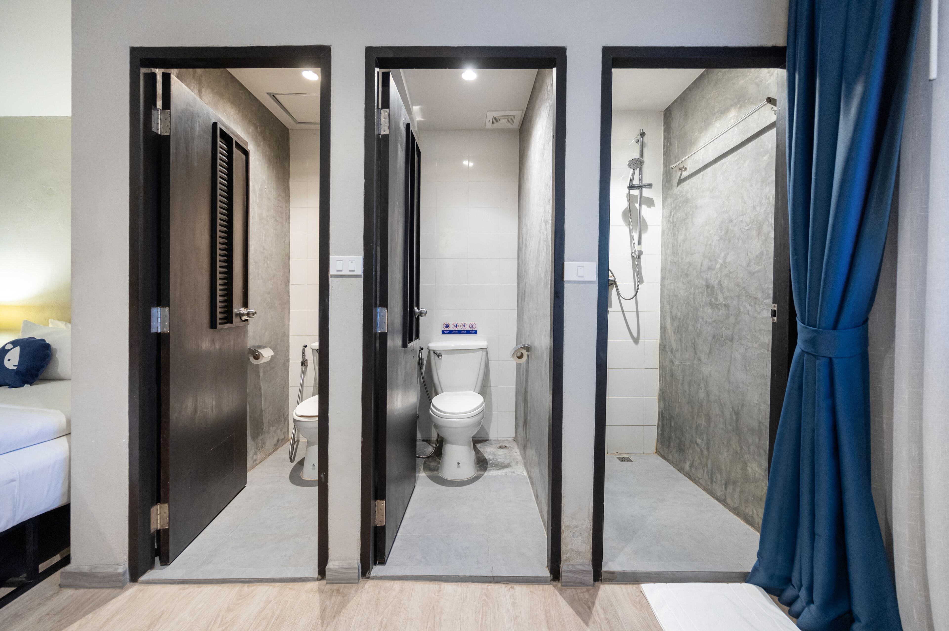 comfort quadruple room | bathroom | shower, free toiletries, hair dryer, towels