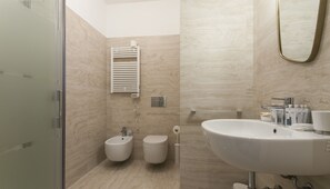 Studio (N1) | Badezimmer