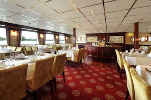 Free daily buffet breakfast - Crossgates Hotelship Nizzaufer - Frankfurt (Frankfurt)