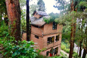 Free WiFi - Hotel at the End of the Universe (Baluwapati Deupur)