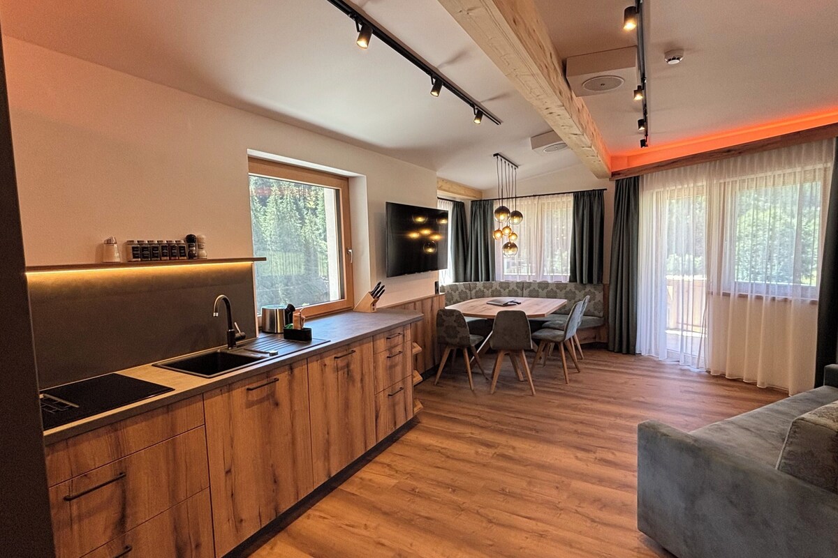 Comfort Apartment, 2 Bedrooms, Mountain View | Wohnbereich