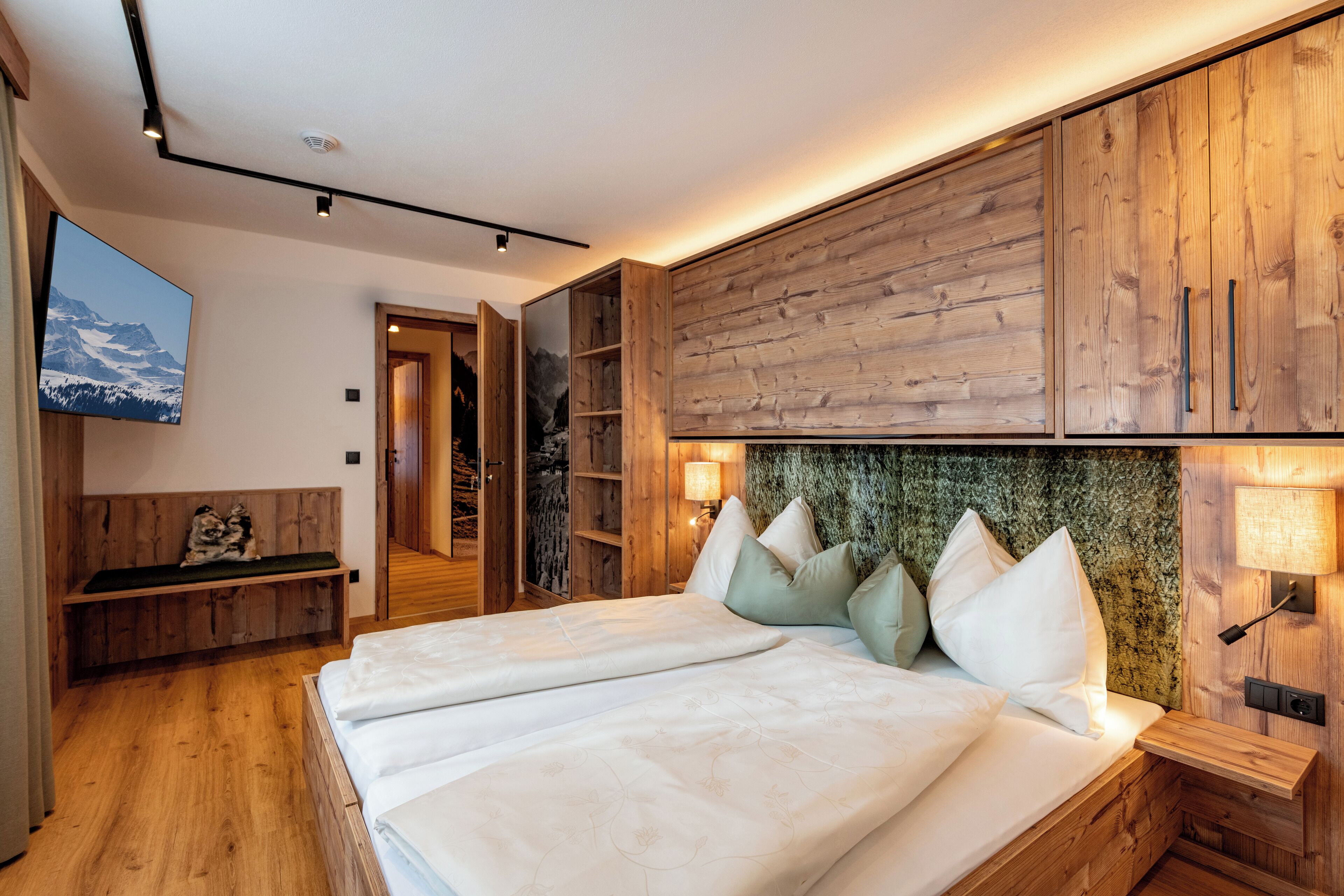 Deluxe Apartment, 3 Bedrooms, Garden View  | Zimmersafe, individuell dekoriert, individuell eingerichtet