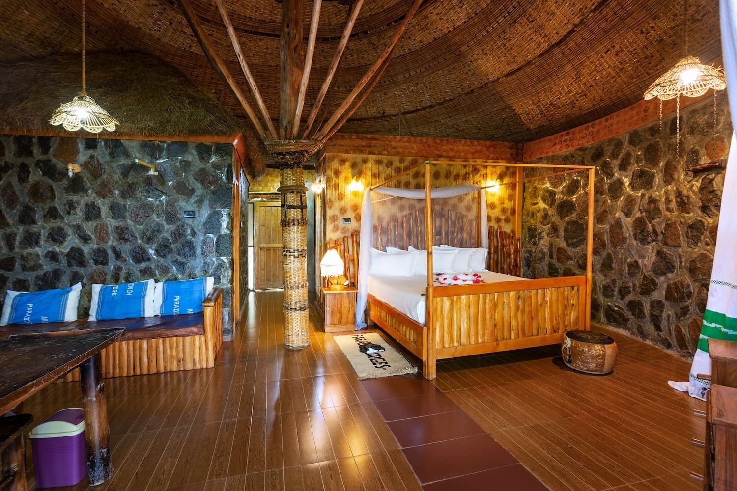 Zimmersafe, individuell dekoriert, individuell eingerichtet