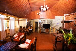 Presidential Suite, Lake View (Tukul) | Living area