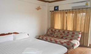 Standard Double Room  | Blackout drapes, free WiFi - Vanhmaly Hotel (Vientiane)